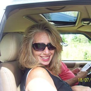 Meet your Posher, Nora